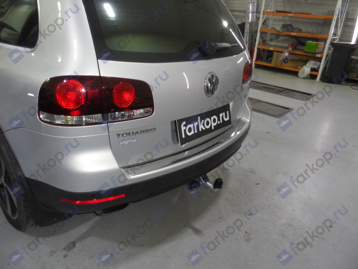 Volkswagen touareg фаркоп. Фаркоп на Туарег 2008. Фаркоп Фольксваген Туарег. Фаркоп Туарег GP. Фаркоп на Туарега 1 поколения.